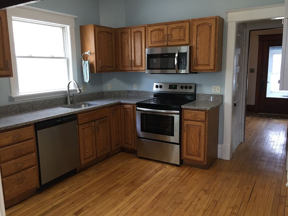 1st image of 111 Magnolia Ave W