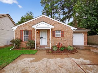 725 Providence Rd, Chesapeake, VA 23325