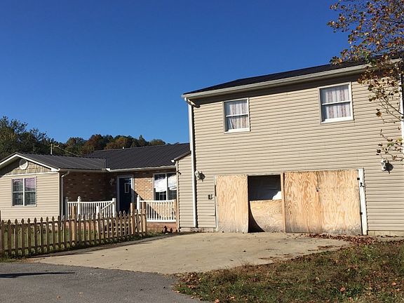 2nd image of 123 Castle Dr