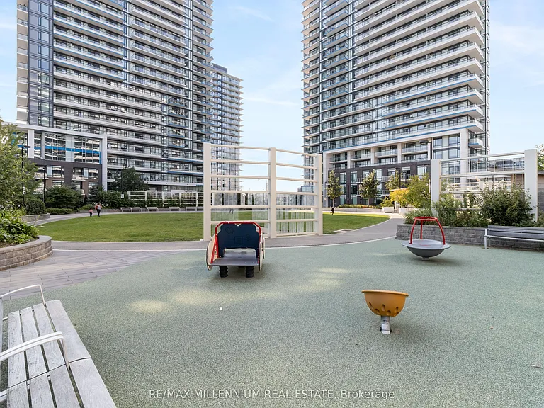 2560 Eglinton Ave W #609 — Photo 37