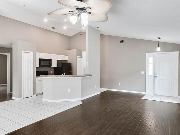 4th image of 130 High Point Dr