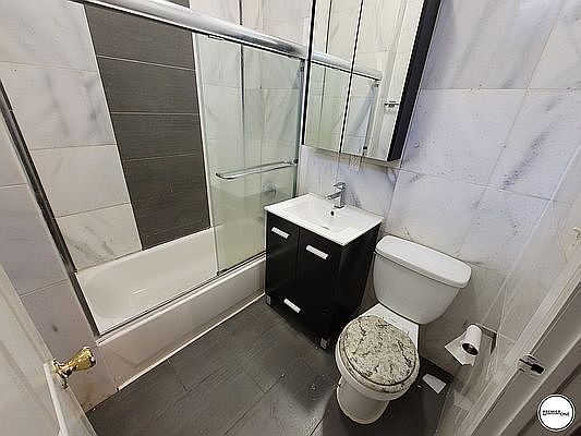 5th image of 731 Saint Nicholas Ave #1C