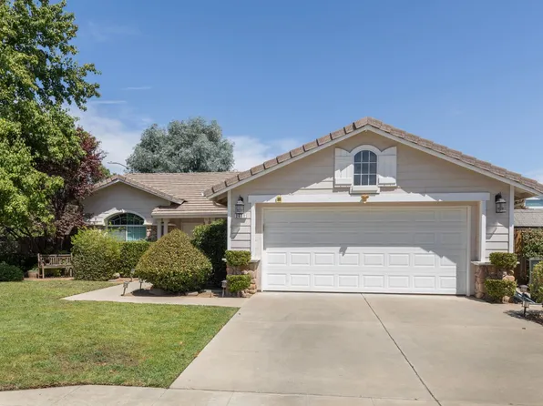 2671 Dennis Ave, Clovis, CA 93611