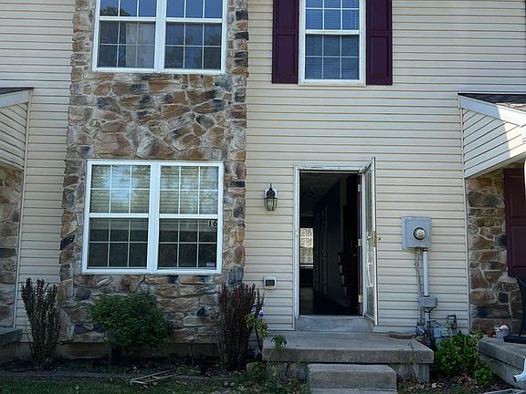 5th image of 16 Normans Ford Dr