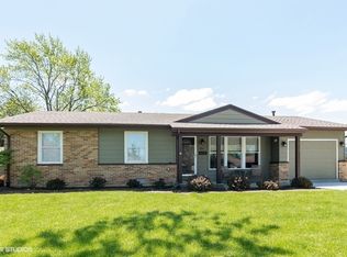 919 Ridge Ct, Elk Grove Village, IL 60007