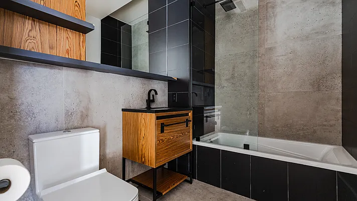 Rented by Nooklyn NYC LLC | media 18