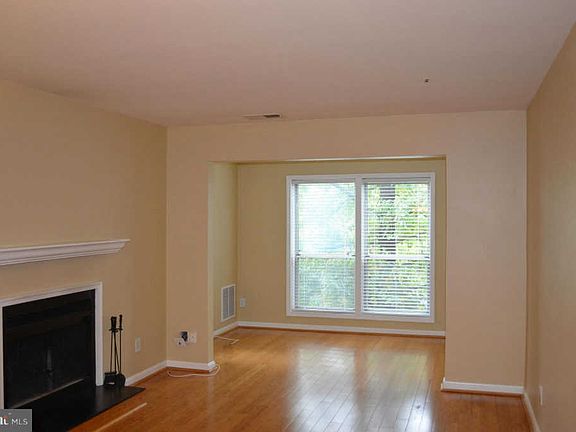 2nd image of 3175 Summit Square Dr #5-C3