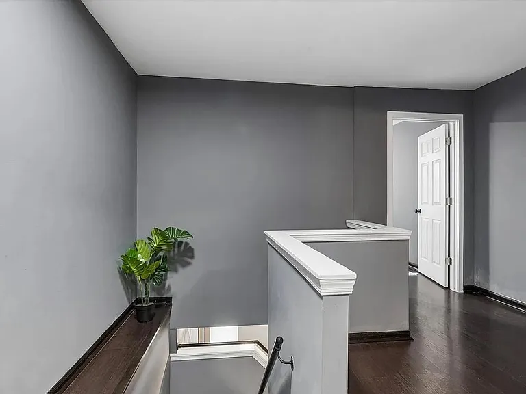 521 Hoffman St — Photo 3