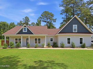 277 B And B Loop, Raeford, NC 28376