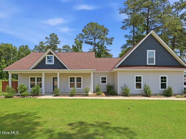 277 B And B Loop, Raeford, NC 28376