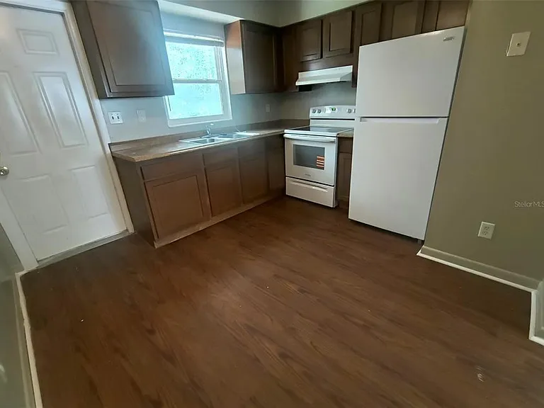 401 Hibiscus Ave #13 — Photo 3