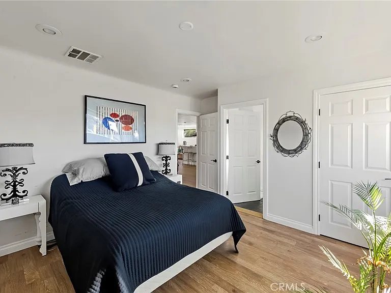 5231 Glasgow Way — Photo 15