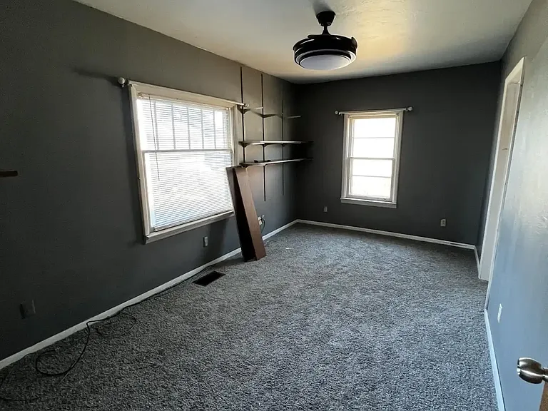645 Churchill St — Photo 8