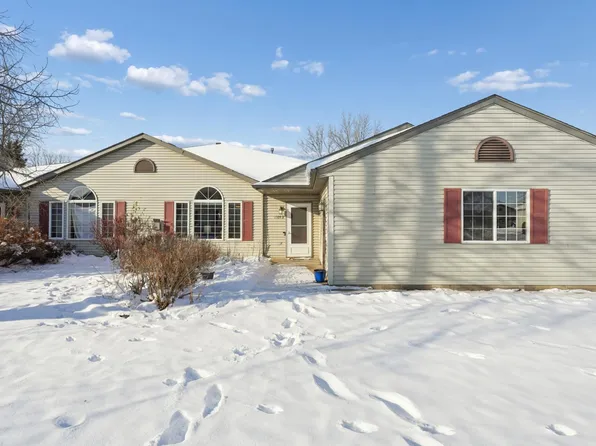 1324 Carriage Dr Unit B, Hudson, WI 54016