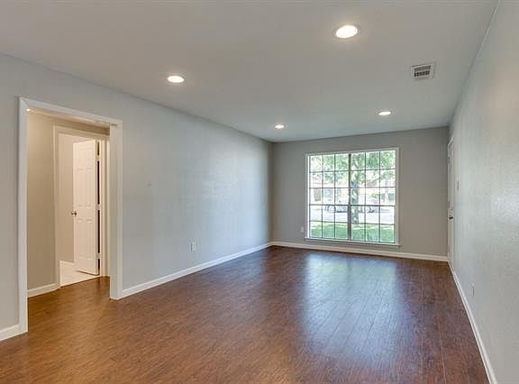 5th image of 161 Ravenswood Dr