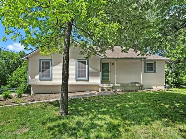 5120 Hardy St, Overland Park, KS 66202
