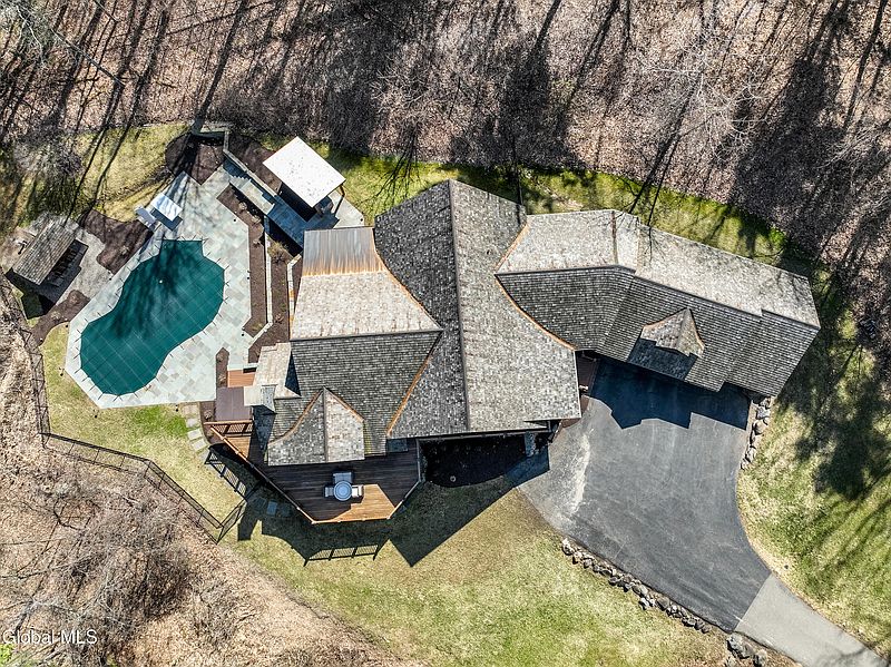 3rd image of 35 Shaker Bay Road