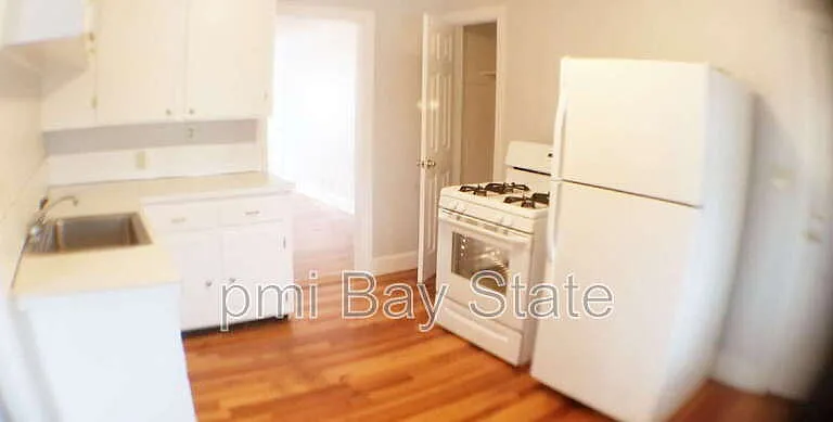 192 Holbrook Rd #4 — Photo 6