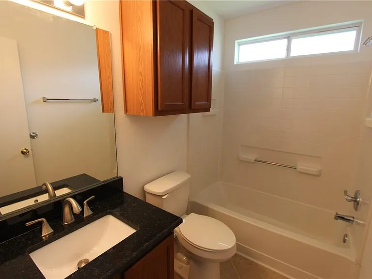 215 Jennifer Ln — Photo 11