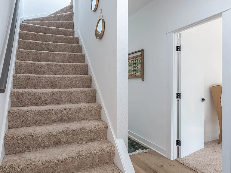 7319 S Hobart Blvd — Photo 32
