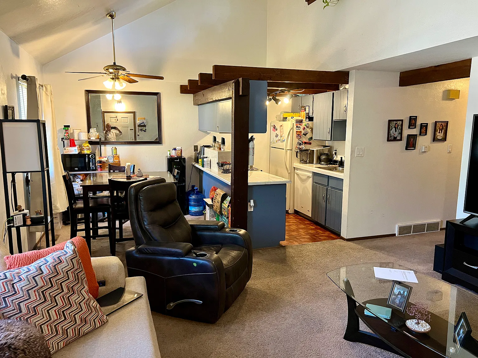 2 bed, 1.5 bath, 1600 sqft, $1,950 — Photo 3