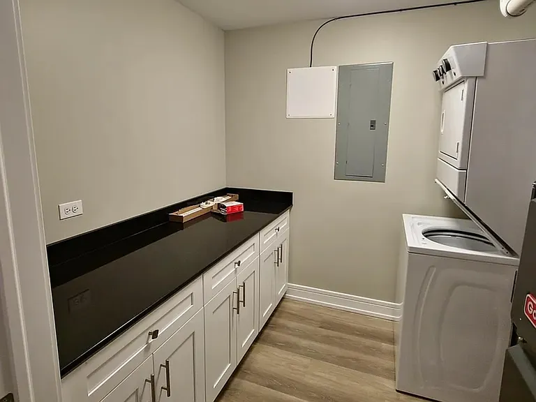 1154 W Grand Ave #4 — Photo 16