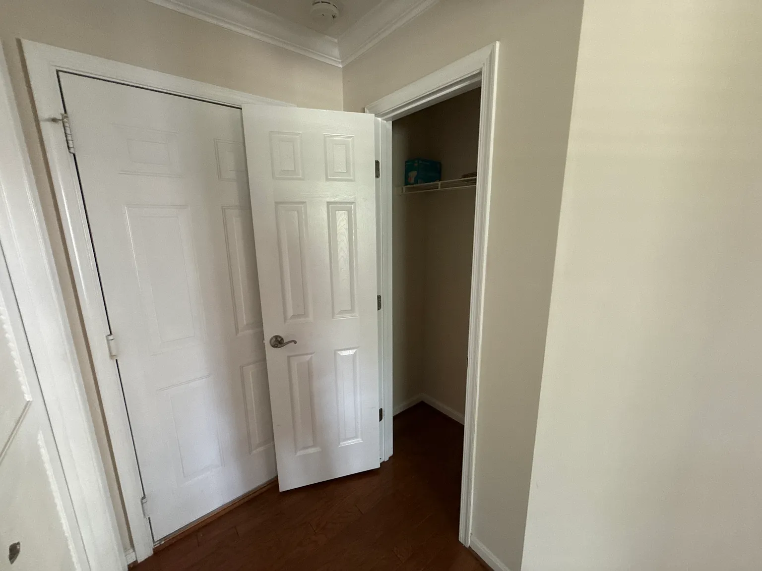 3 bed, 2.5 bath, 2060 sqft, $3,000 — Photo 3