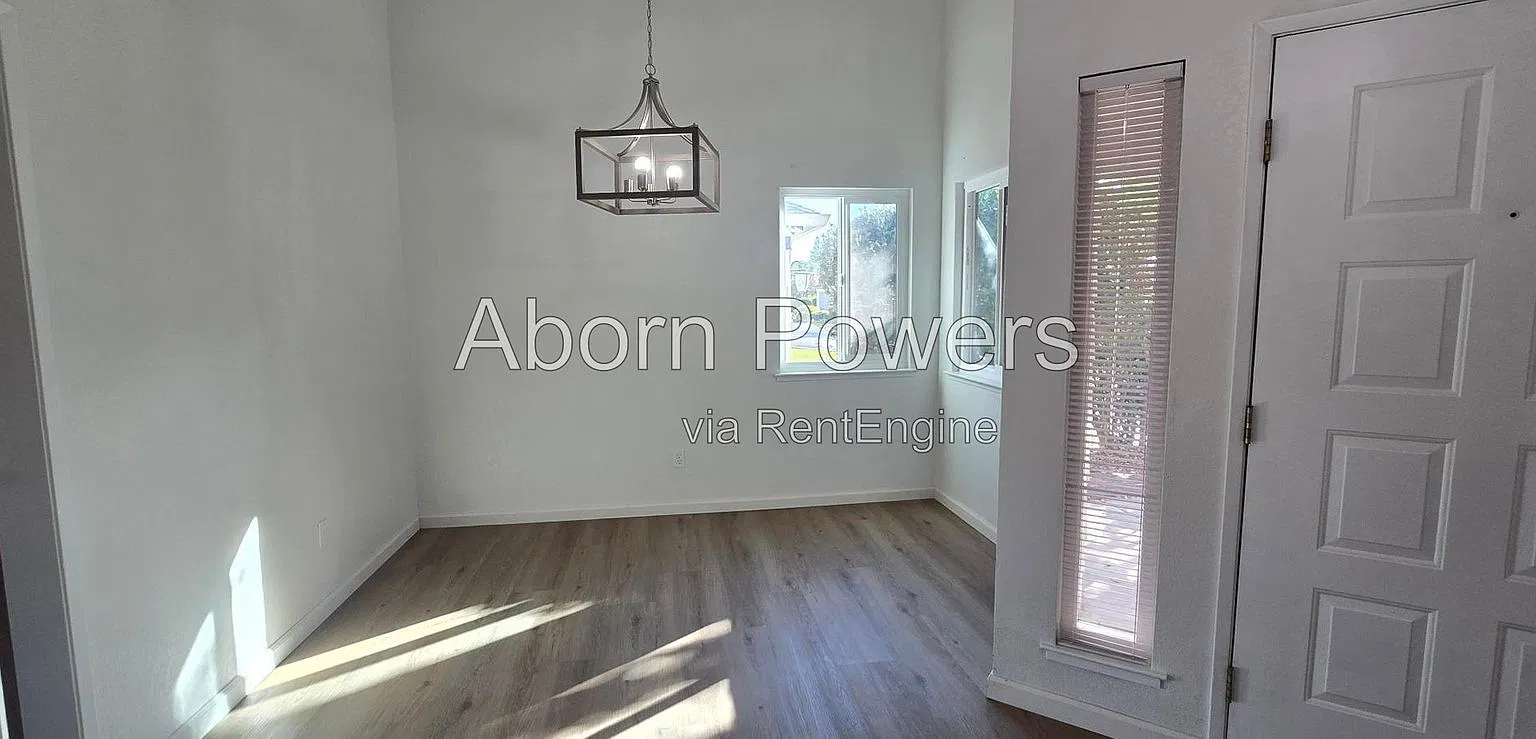 3 bed, 2.0 bath, 1219 sqft, $2,495 — Photo 3