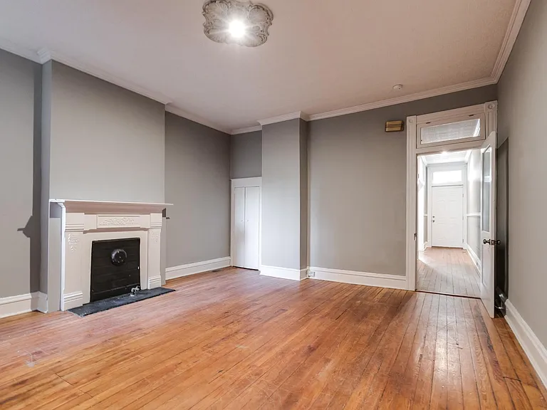 6 S Mulberry St — Photo 11