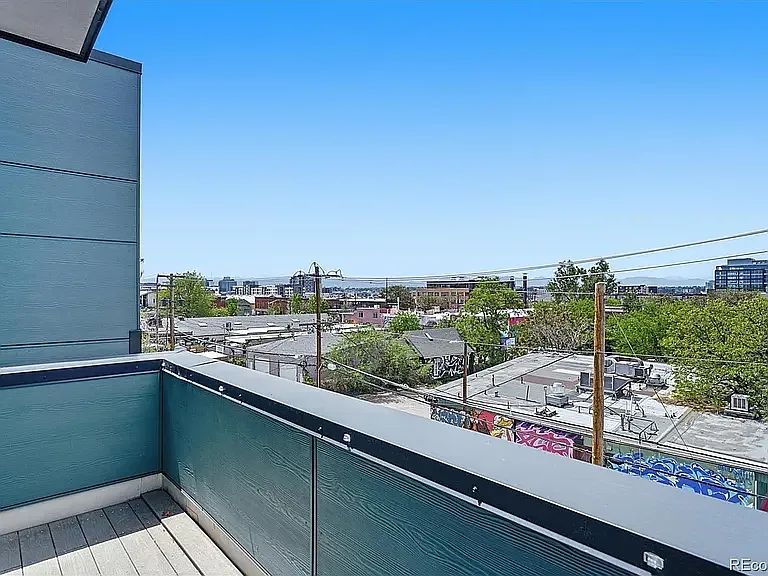 3181 Lawrence St — Photo 40