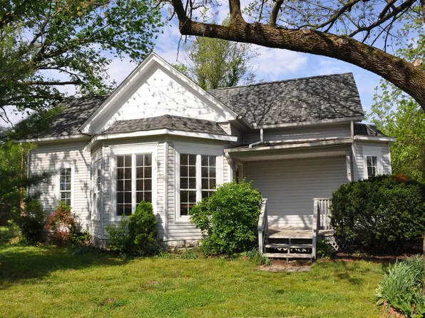 1104 W Daugherty St, Webb City, MO 64870