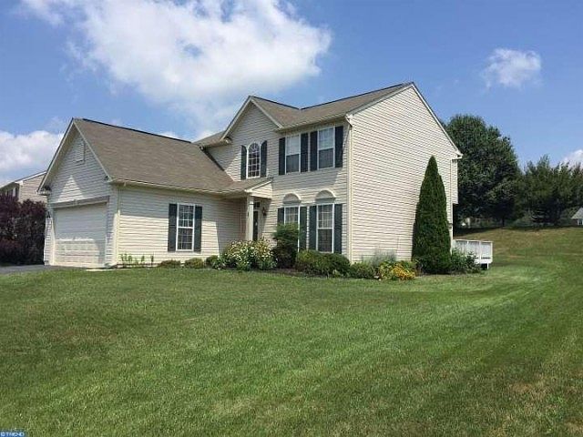 1st image of 402 Flagstone Cir