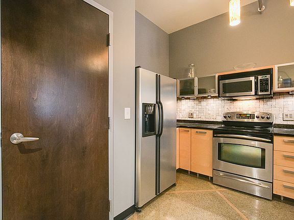 3rd image of 350 Saint Peter St Unit 302