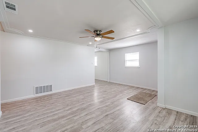 326 Sublett Dr — Photo 8