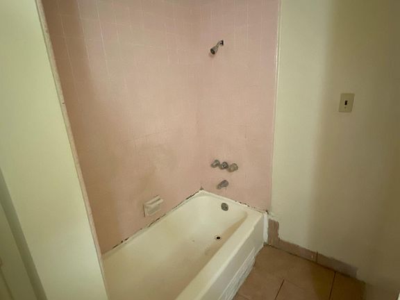 2nd image of 3920 W 113th St #1