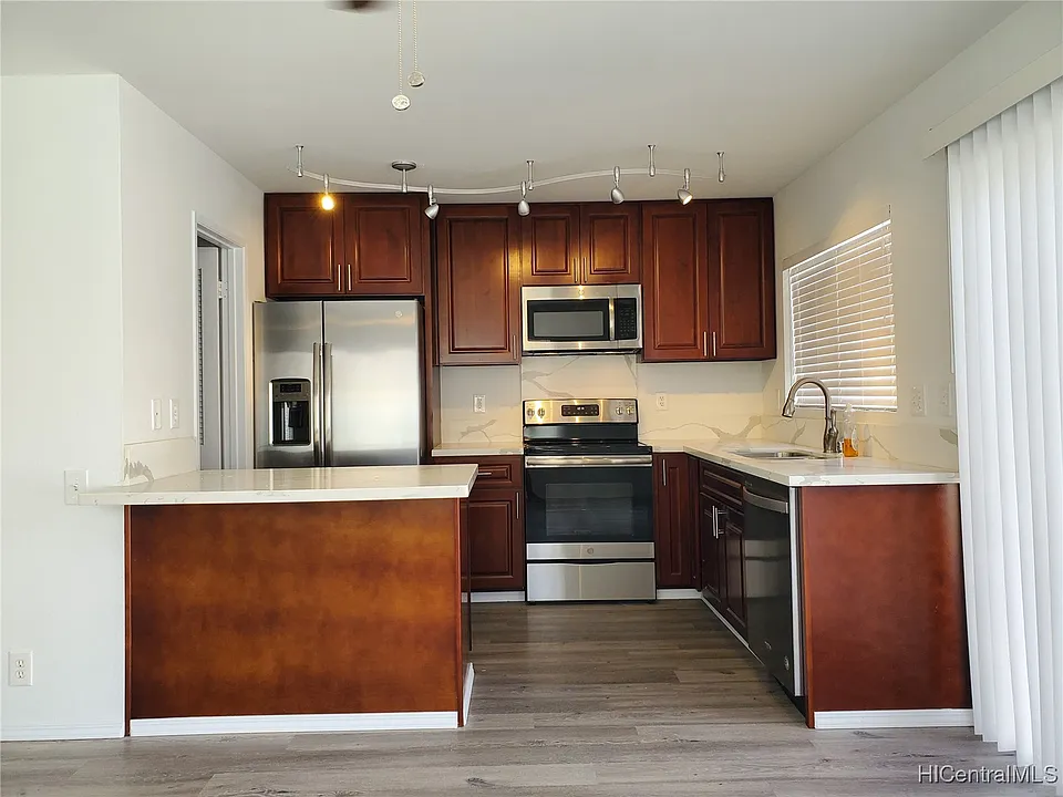 91-1027D Hoomaka St