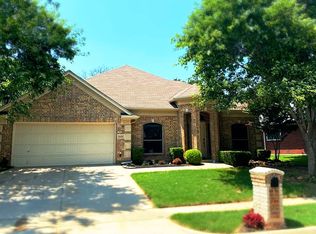 6410 Redstone Dr, Arlington, TX 76001