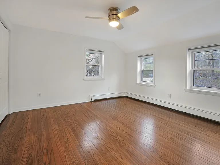 430 Benedict Ave #2 — Photo 7