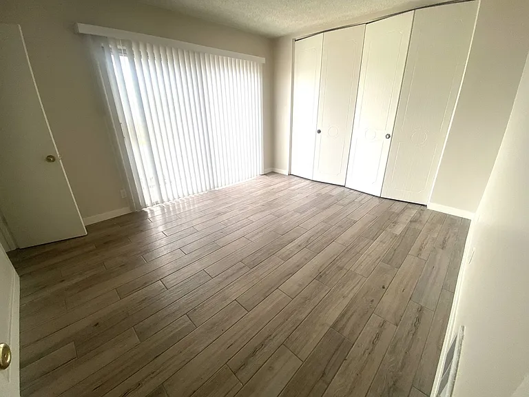 3706 Del Amo Blvd — Photo 11