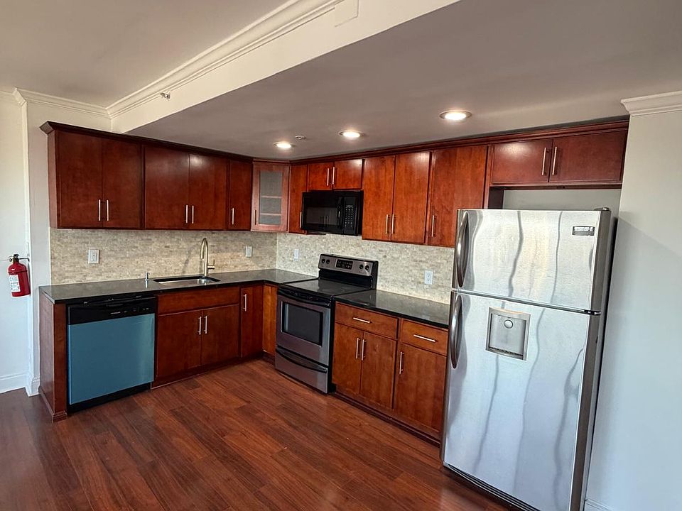 1st image of 60 Parkway Dr E APT 10J