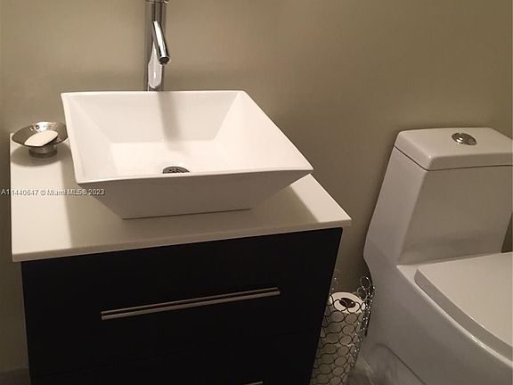 3rd image of 427 Golden Isles Dr APT 16B