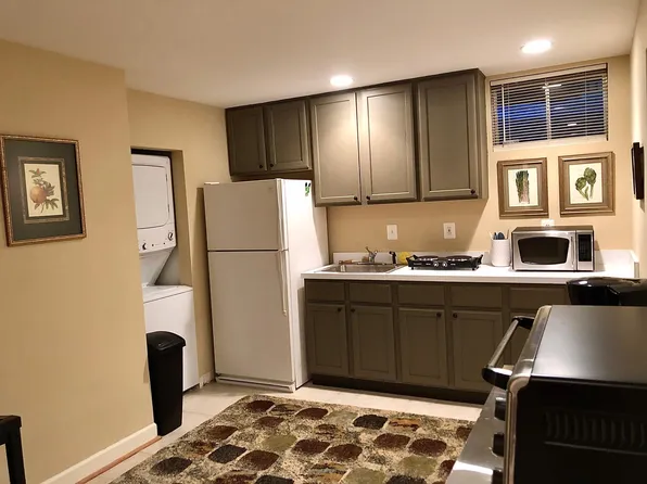 13208 Windy Leaf Ct, Woodbridge, VA 22192