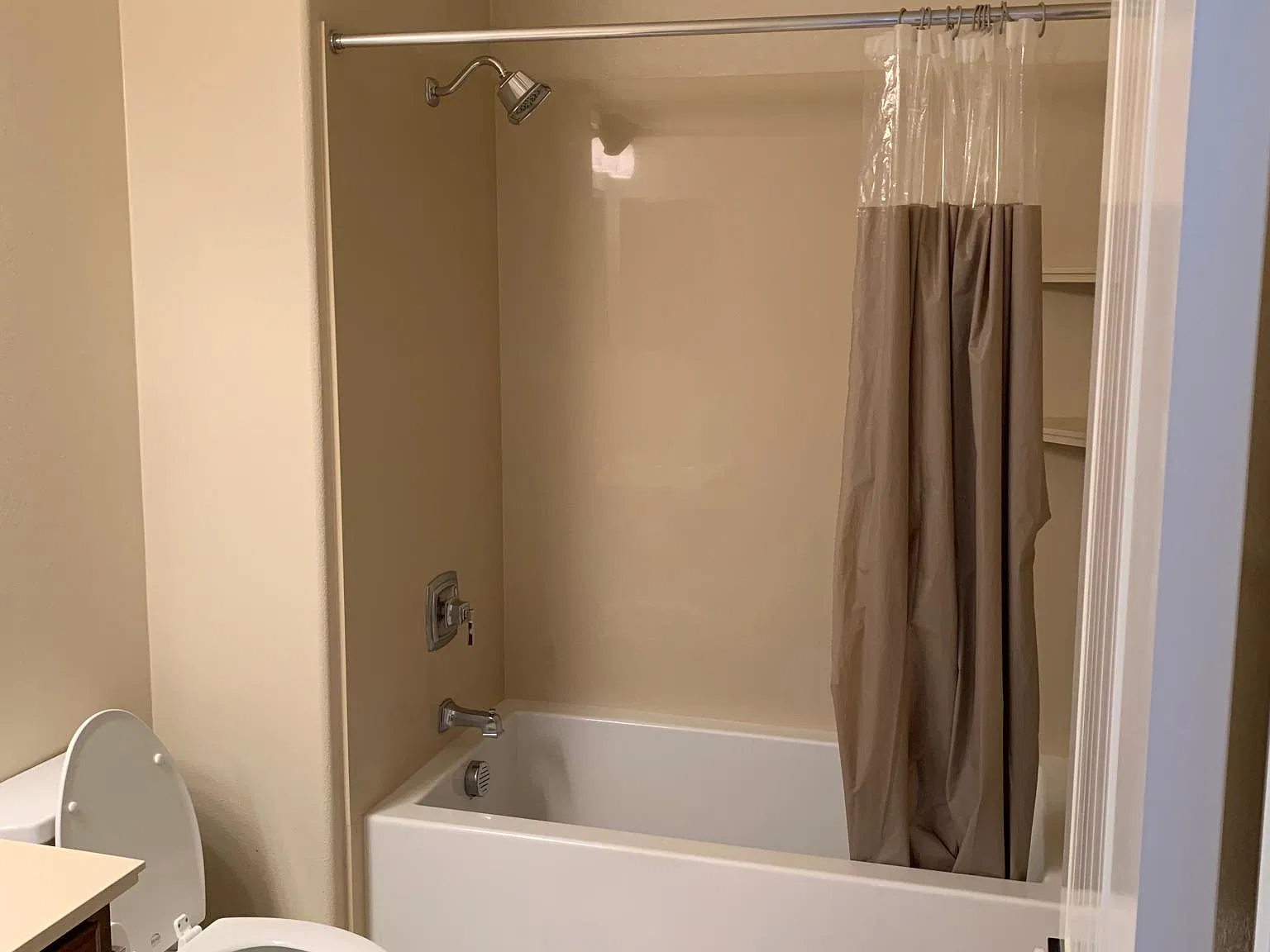1 bed, 650 sqft, $1,600 — Photo 1