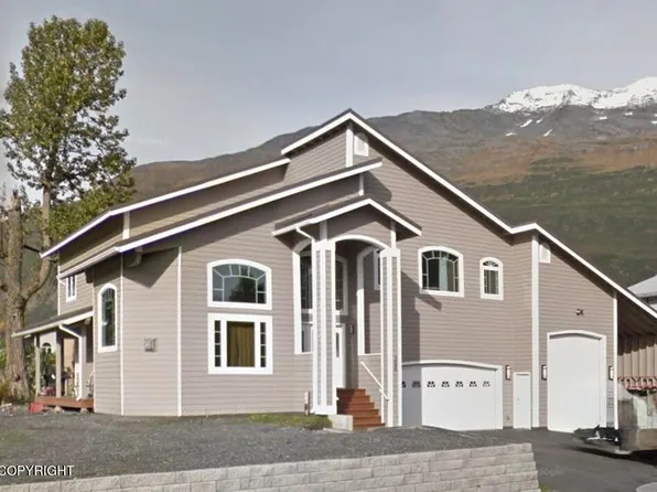 306 Clark Ave, Valdez, AK 99686