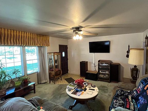 2nd image of 606 Hamilton Dr
