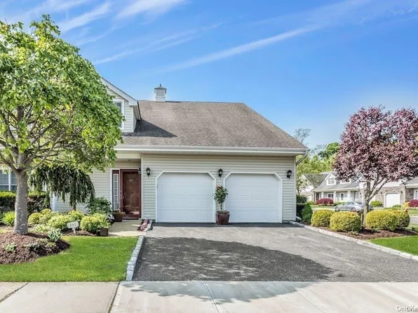 193 Pond View Drive #193, Port Washington, NY 11050