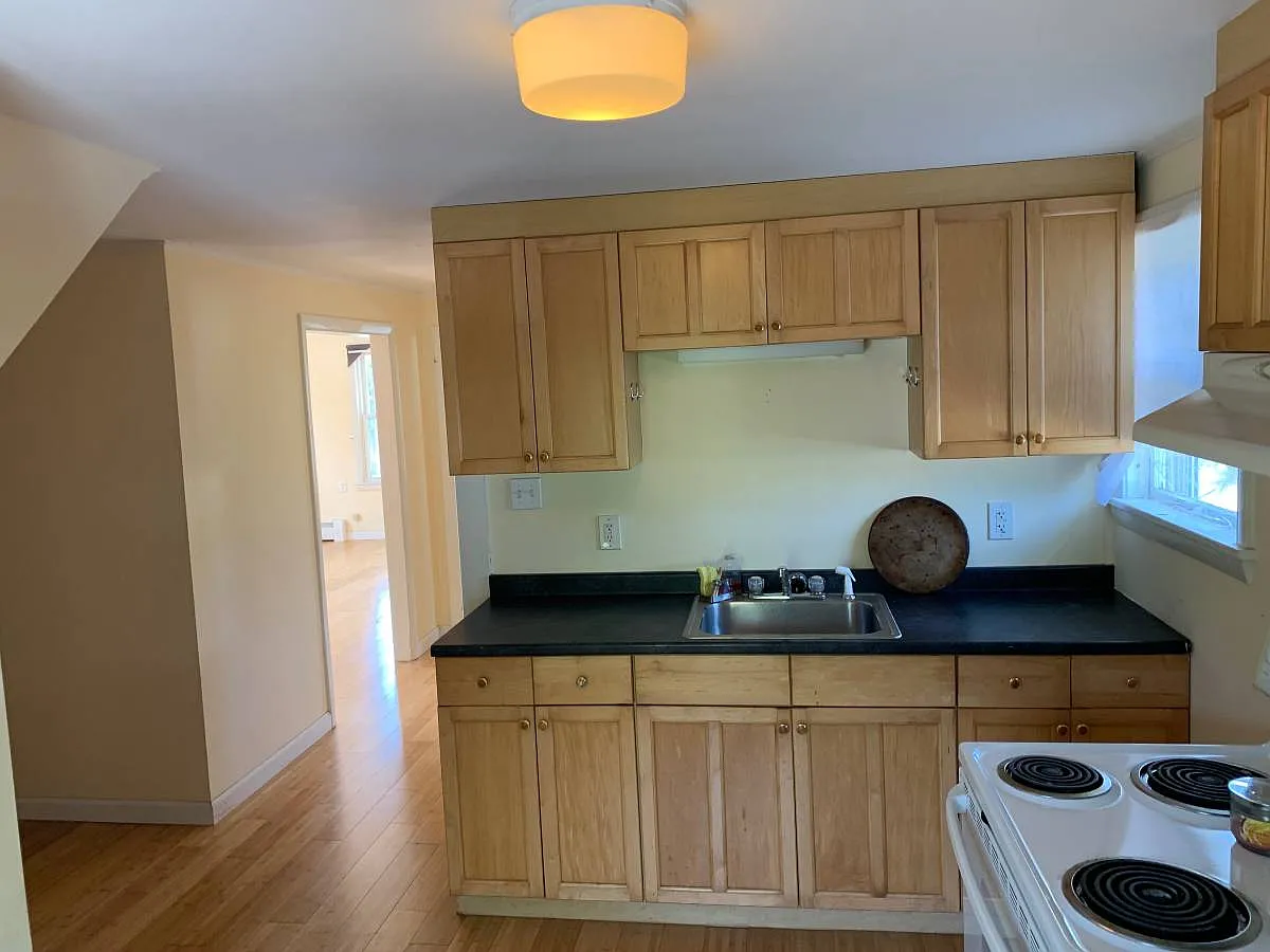 1 bed, 750 sqft, $1,650 — Photo 3