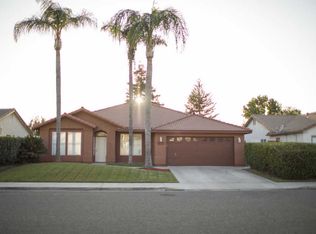 1143 N Belmont St, Porterville, CA 93257
