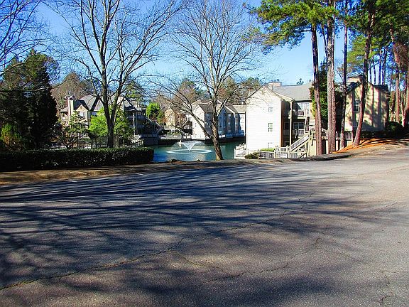 3rd image of 903 Mill Pond Dr SE