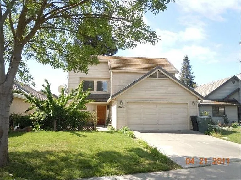 2324 Manor Oak Dr photo 1